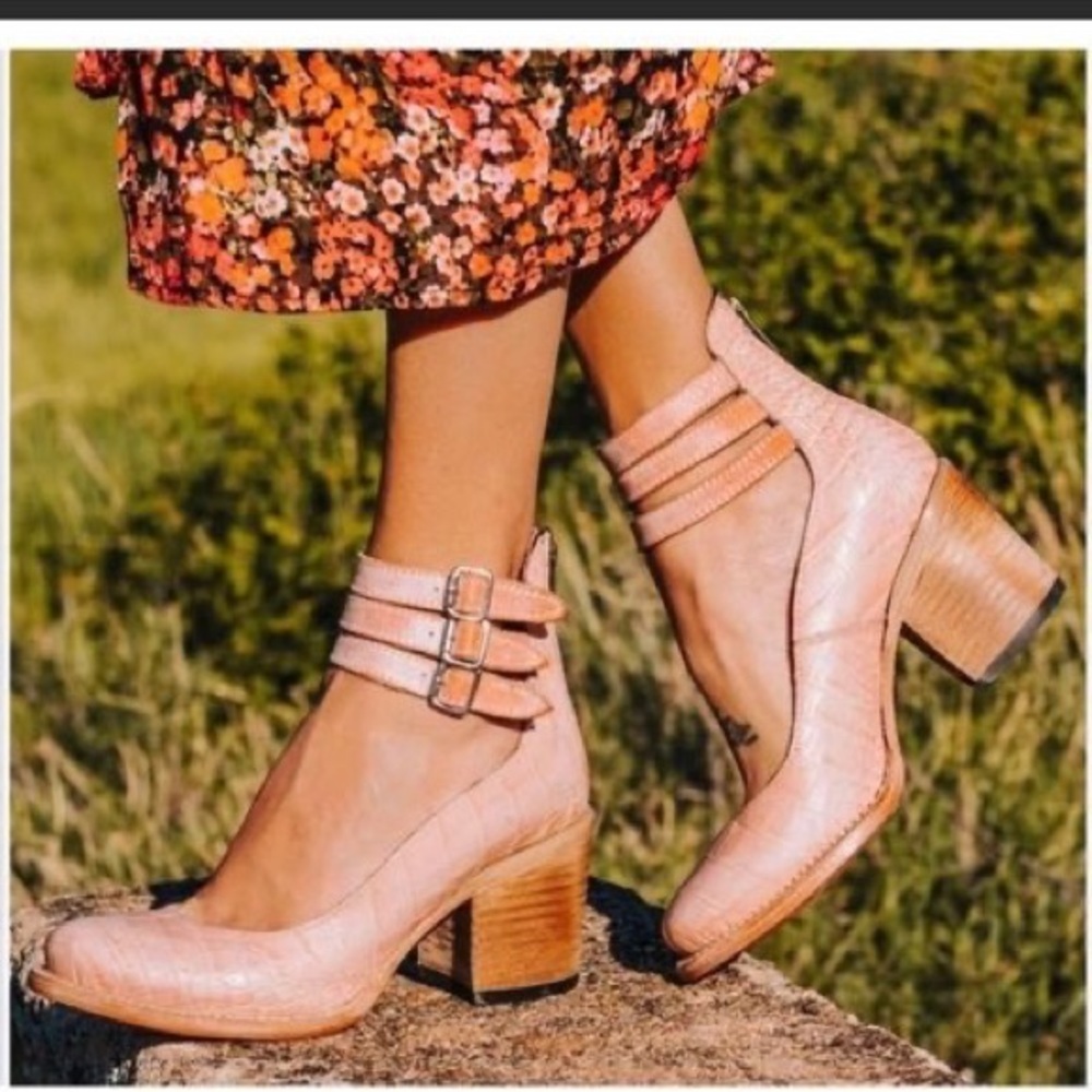 Freebird Shoes style RANDI blush size 8